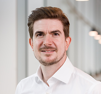 Tom Hoosen Webber Headshot.png